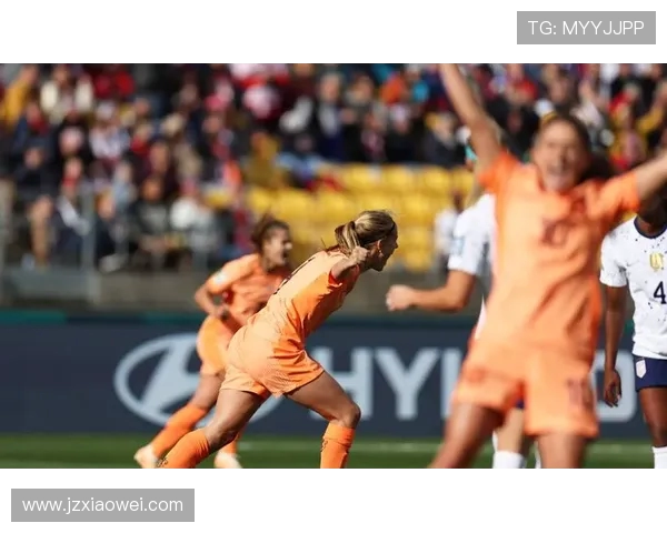 澳大利亚女足国脚戈里汉密尔顿岛完婚 李梦雯曾为队友见证(2)